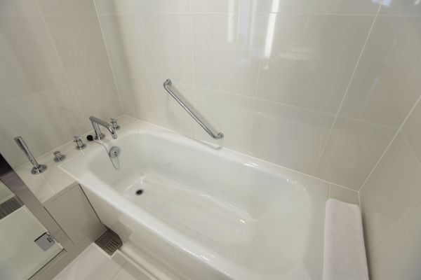 Cost of Bathtub Repair in Palmdale